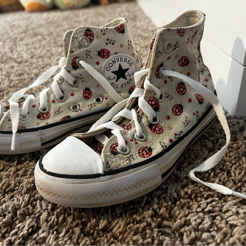 Converse Kids High-Top Sneakers - Cream with Ladybugs